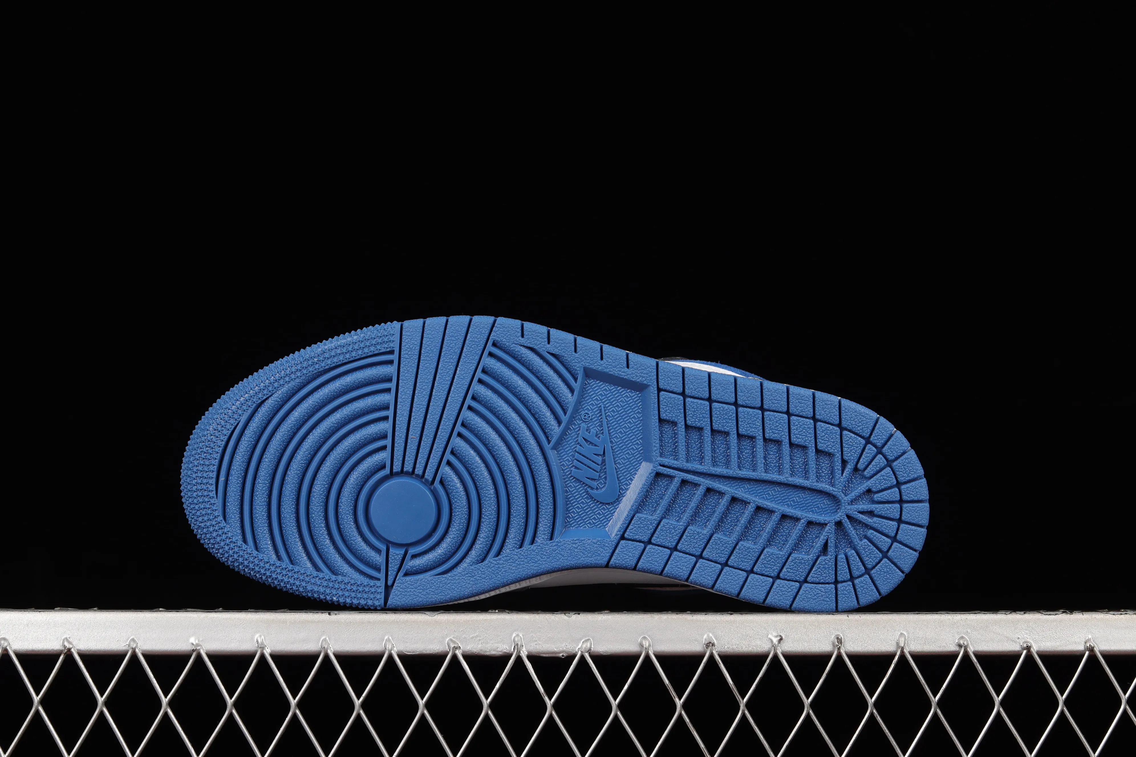 All categories Air Jordan Jordan series basketball shoes Air Jordan 1 Low Z version Air Jordan 1 Low "True Blue" AJ1 Joe 1 burst white and blue color low-top basketball shoes DM1199-140